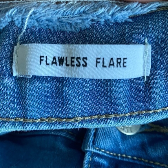 WILLIAM Rast Flawless Flare Distressed Jeans in Light Denim • US 29 - Picture 10 of 13